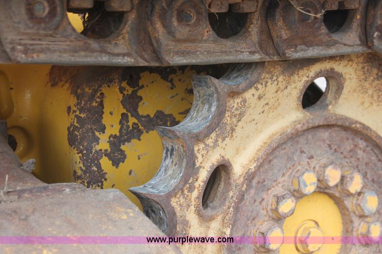 image for item H4205 2001 Komatsu D41E-6 dozer