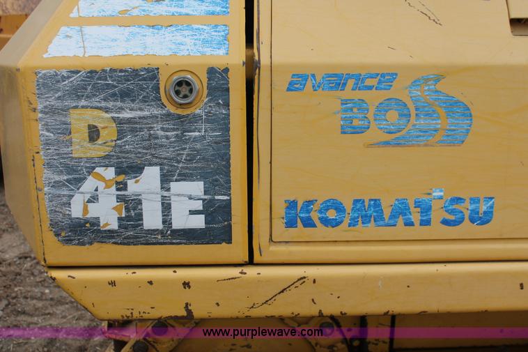 image for item H4205 2001 Komatsu D41E-6 dozer