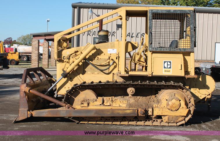 image for item H4207 1978 Caterpillar D4E dozer