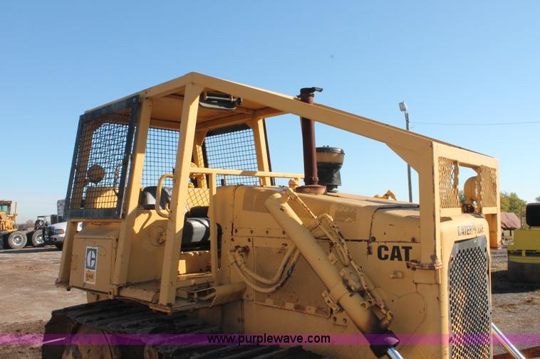 image for item H4207 1978 Caterpillar D4E dozer