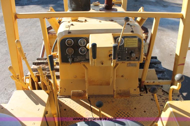 image for item H4207 1978 Caterpillar D4E dozer