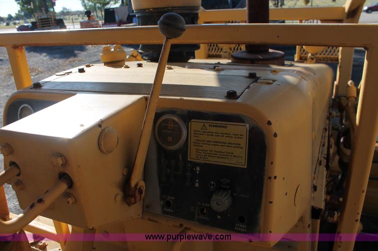 image for item H4207 1978 Caterpillar D4E dozer