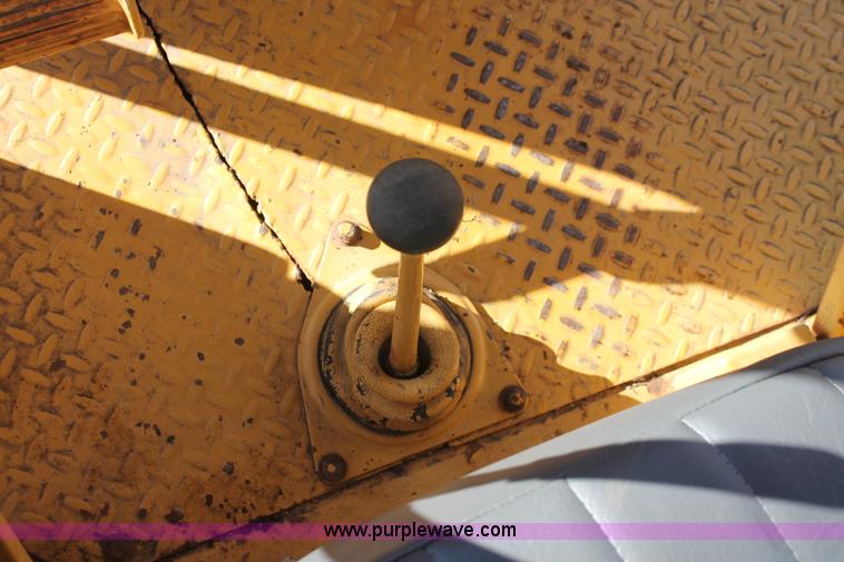 image for item H4207 1978 Caterpillar D4E dozer