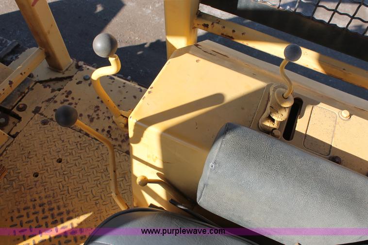 image for item H4207 1978 Caterpillar D4E dozer