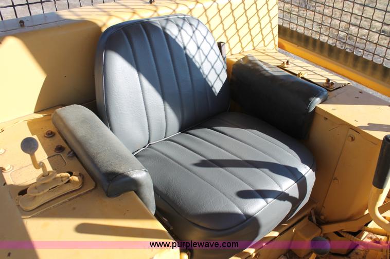 image for item H4207 1978 Caterpillar D4E dozer