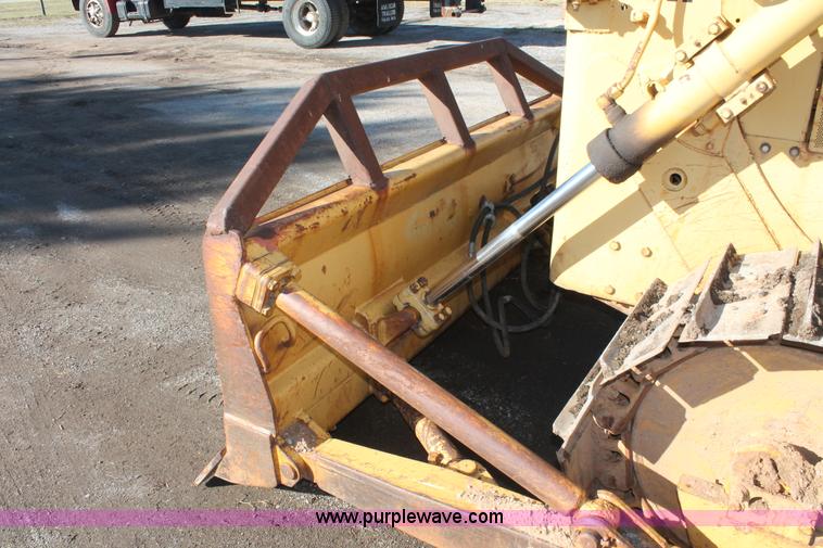 image for item H4207 1978 Caterpillar D4E dozer