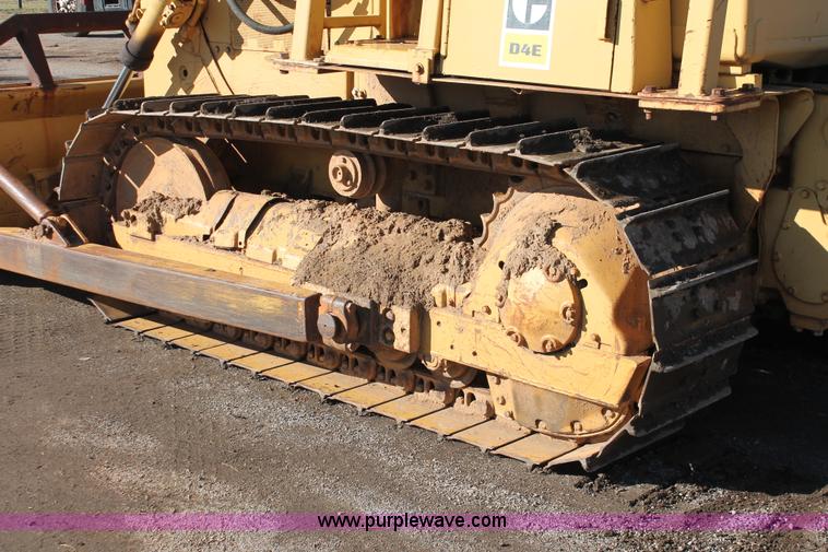 image for item H4207 1978 Caterpillar D4E dozer