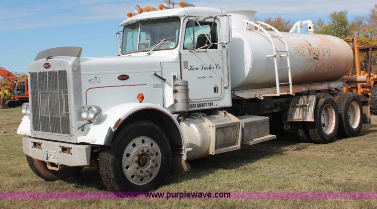 image for item H4208 1985 Peterbilt 359 semi truck