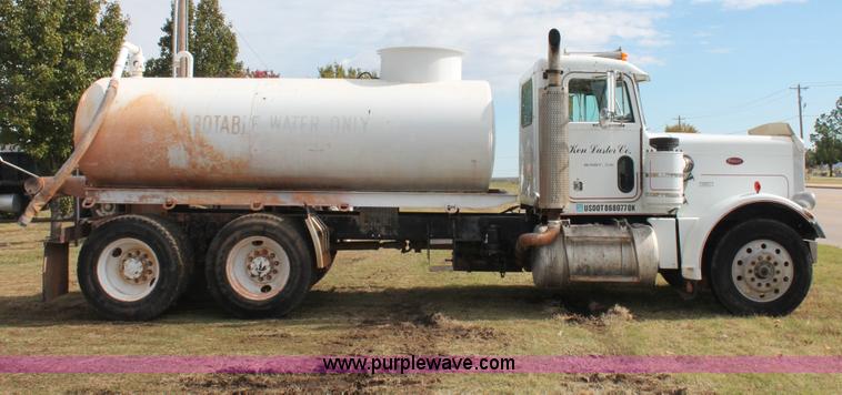 image for item H4208 1985 Peterbilt 359 semi truck