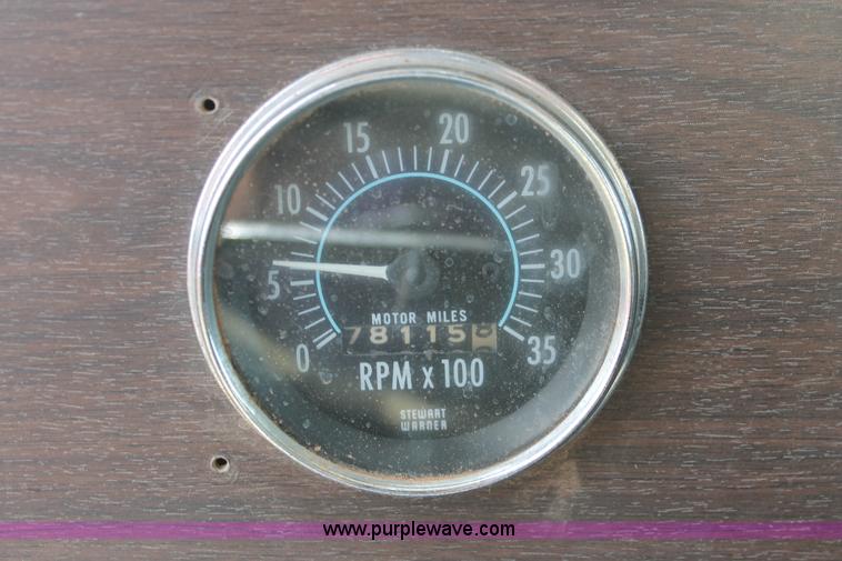 image for item H4208 1985 Peterbilt 359 semi truck