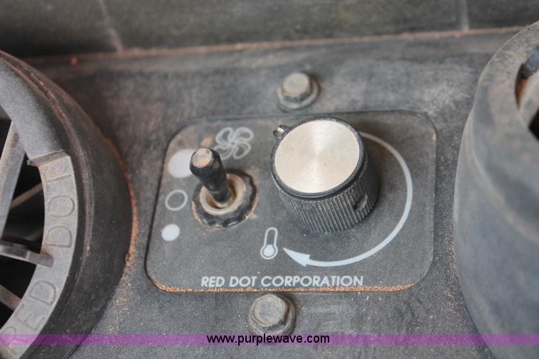 image for item H4208 1985 Peterbilt 359 semi truck