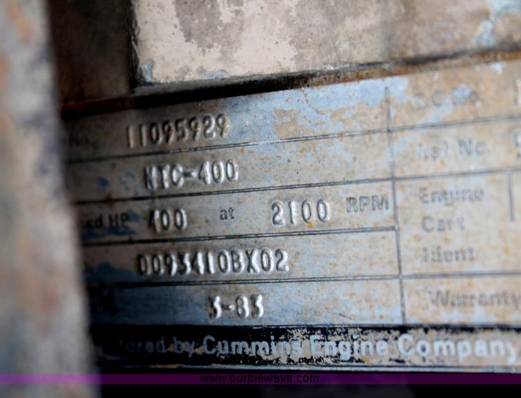 image for item H4208 1985 Peterbilt 359 semi truck