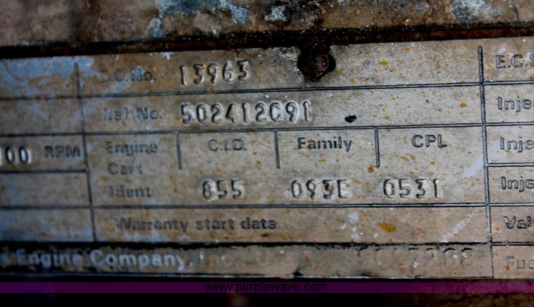 image for item H4208 1985 Peterbilt 359 semi truck