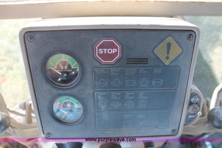 image for item H4211 1995 John Deere 770BH articulated motor grader