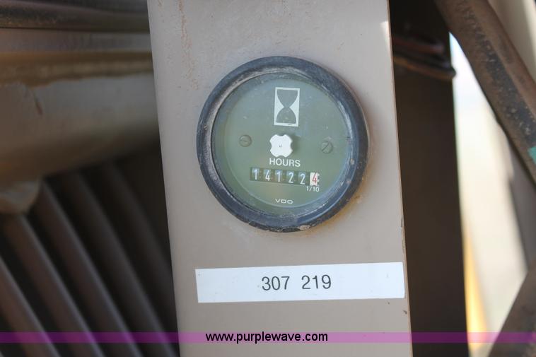 image for item H4211 1995 John Deere 770BH articulated motor grader