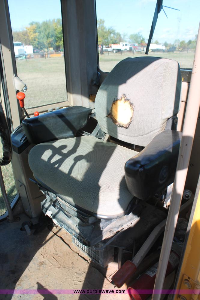 image for item H4211 1995 John Deere 770BH articulated motor grader