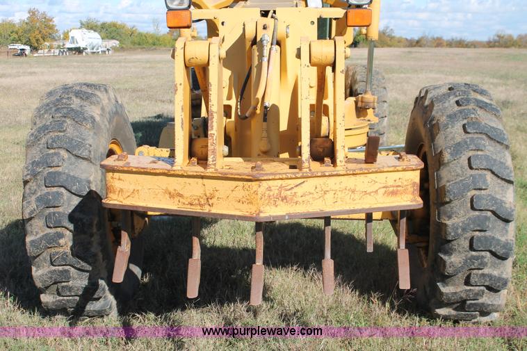 image for item H4211 1995 John Deere 770BH articulated motor grader