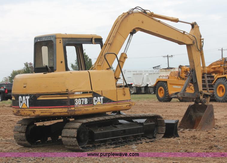 image for item H4212 1998 Caterpillar 307B mini excavator