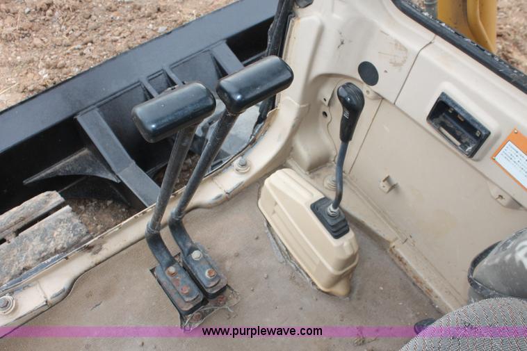 image for item H4212 1998 Caterpillar 307B mini excavator