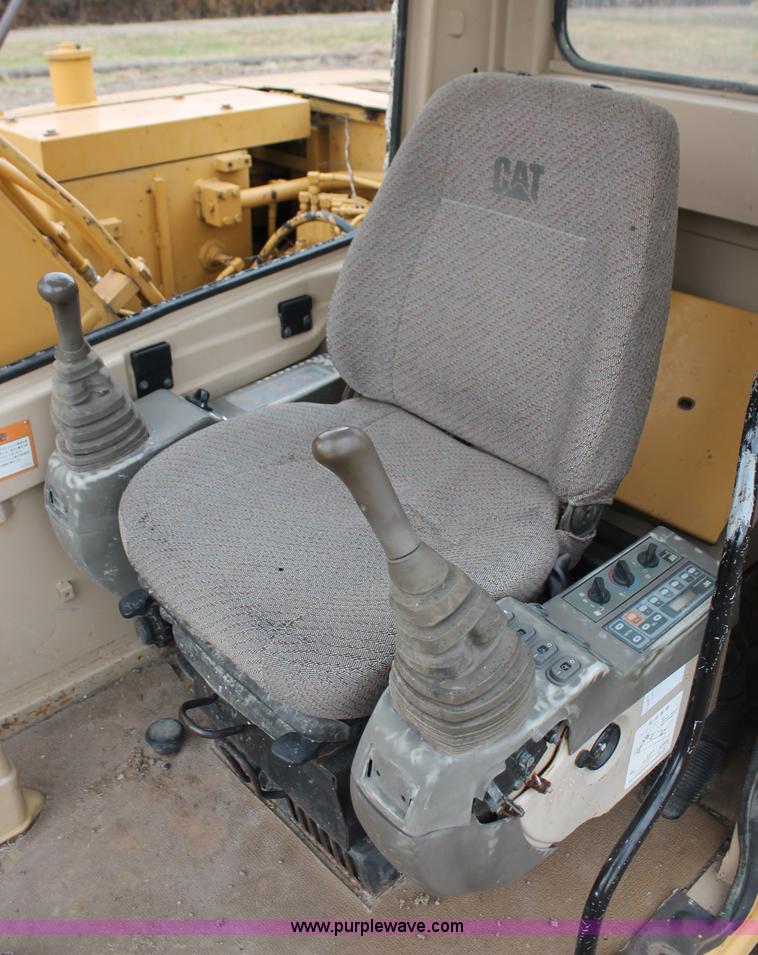 image for item H4212 1998 Caterpillar 307B mini excavator