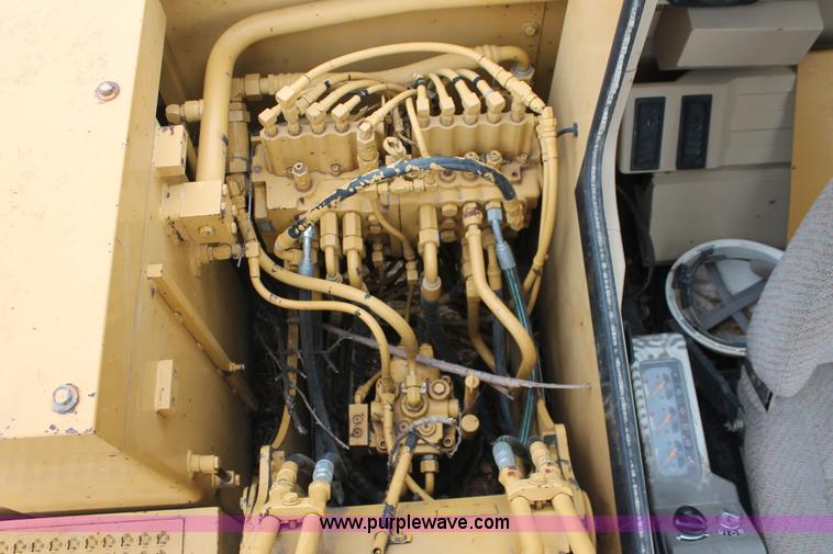 image for item H4212 1998 Caterpillar 307B mini excavator