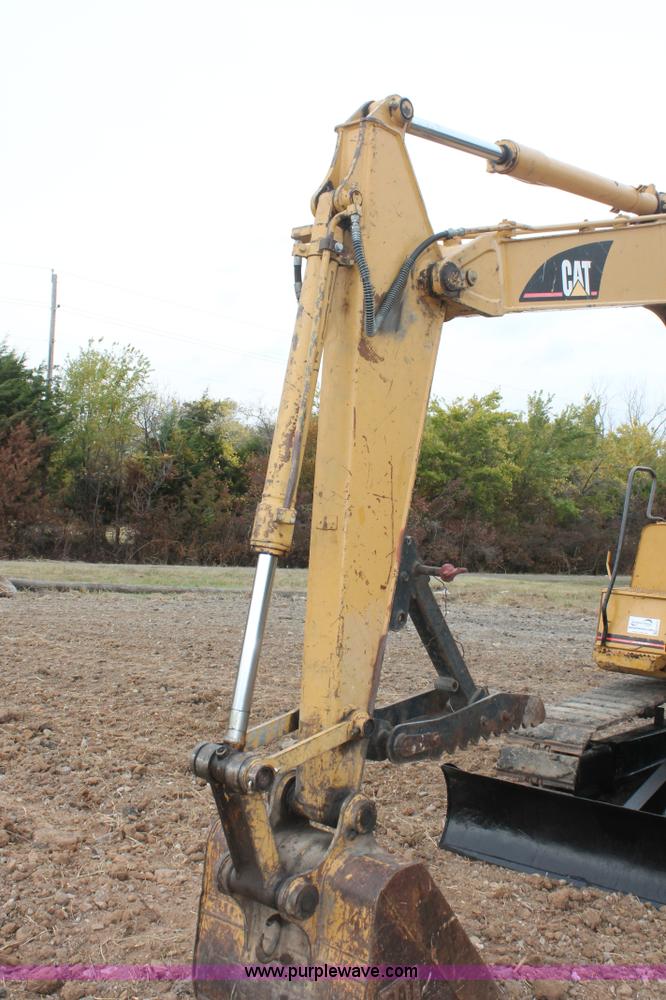 image for item H4212 1998 Caterpillar 307B mini excavator