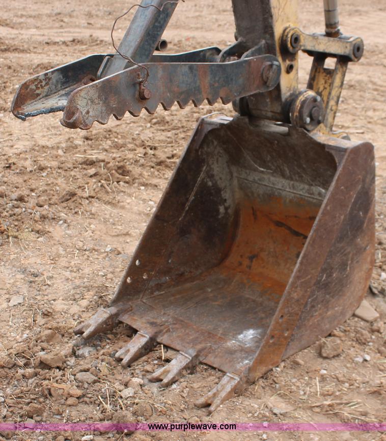 image for item H4212 1998 Caterpillar 307B mini excavator