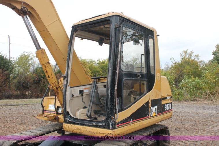 image for item H4212 1998 Caterpillar 307B mini excavator