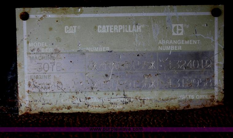 image for item H4212 1998 Caterpillar 307B mini excavator