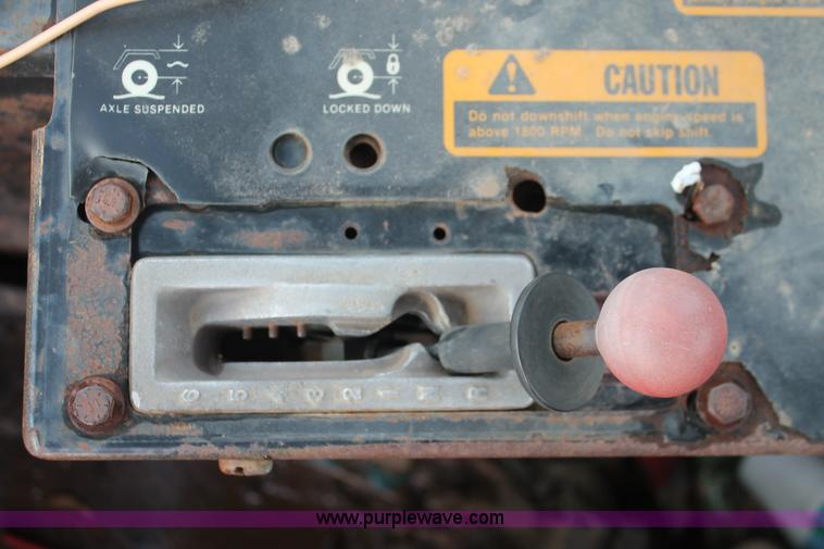 image for item H4214 1981 John Deere 862 elevating paddle scraper