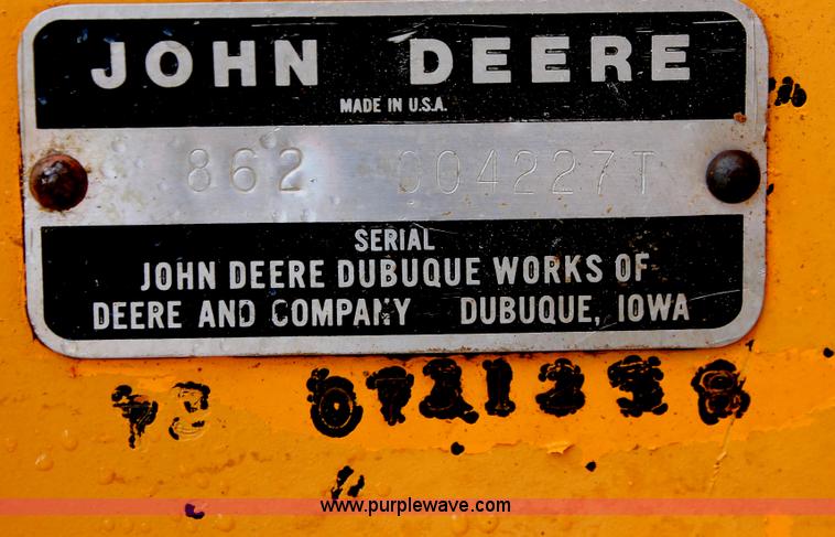 image for item H4214 1981 John Deere 862 elevating paddle scraper