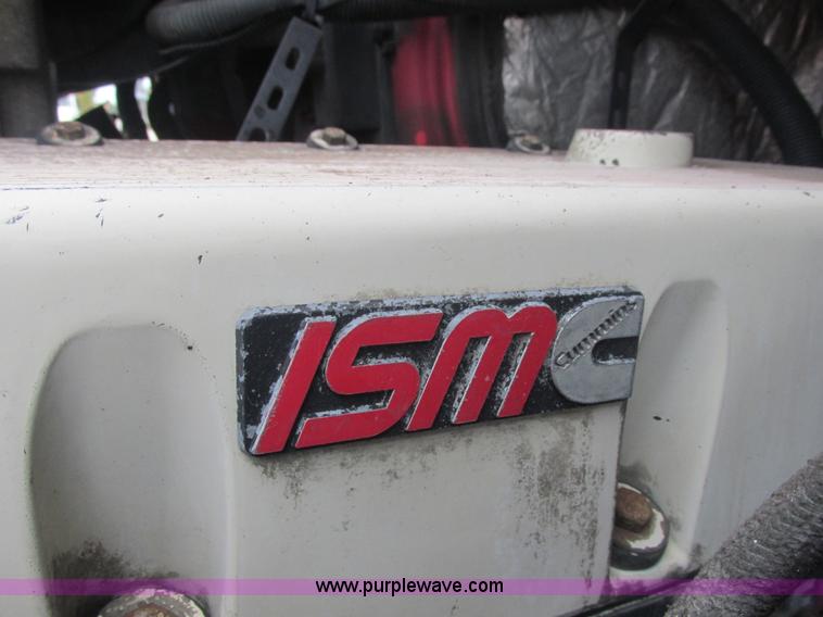 image for item AN9147 2000 Volvo VNL semi truck