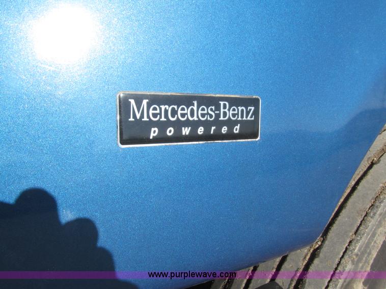 image for item E4637 2005 Freightliner Columbia semi truck