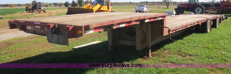 image for item F8026 1998 Fontaine 48' step deck trailer