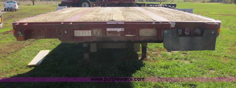 image for item F8026 1998 Fontaine 48' step deck trailer