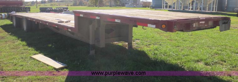 image for item F8026 1998 Fontaine 48' step deck trailer