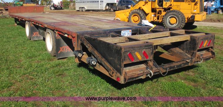 image for item F8026 1998 Fontaine 48' step deck trailer