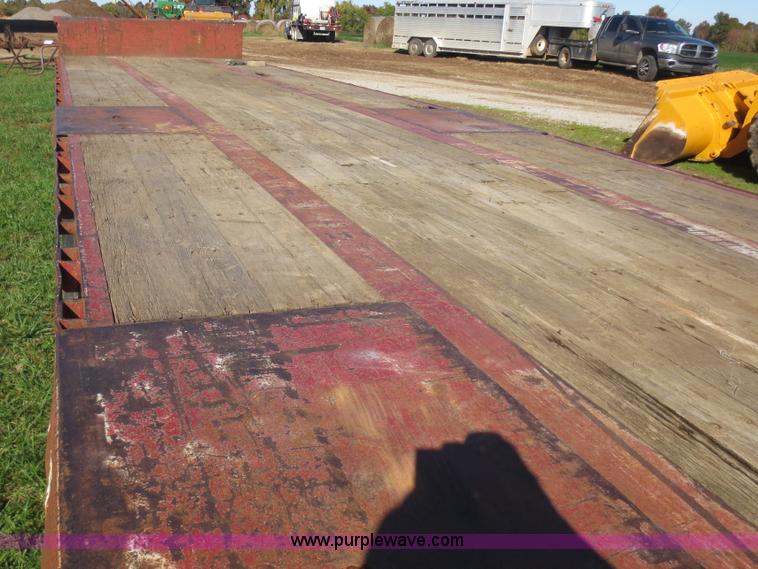 image for item F8026 1998 Fontaine 48' step deck trailer