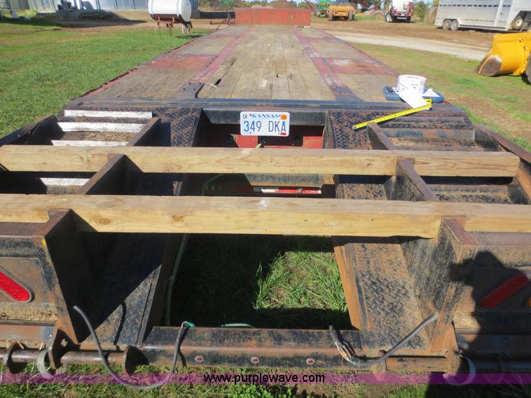 image for item F8026 1998 Fontaine 48' step deck trailer