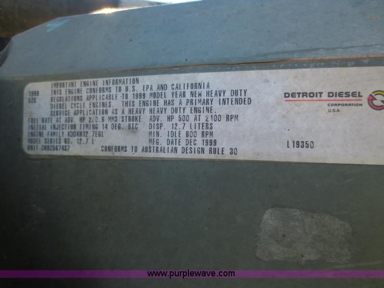 image for item F8040 2000 Freightliner FLD semi truck