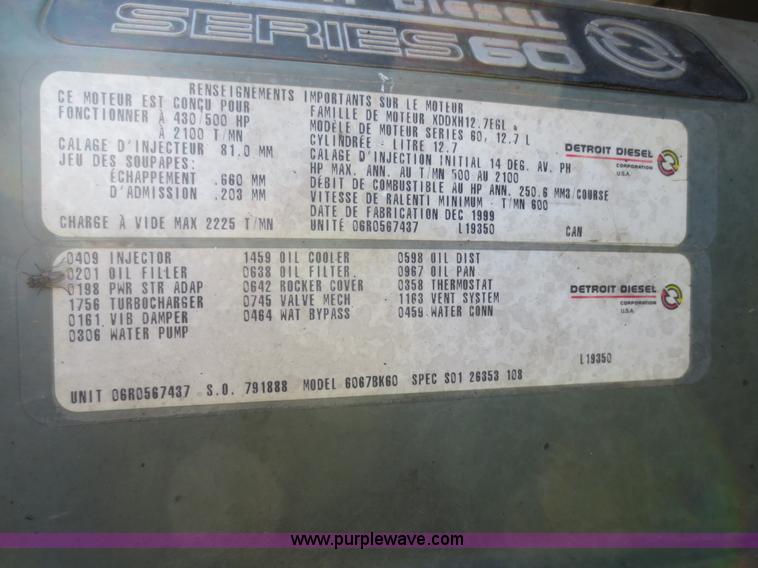 image for item F8040 2000 Freightliner FLD semi truck