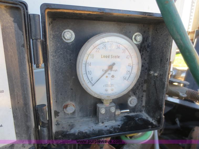 image for item F8040 2000 Freightliner FLD semi truck