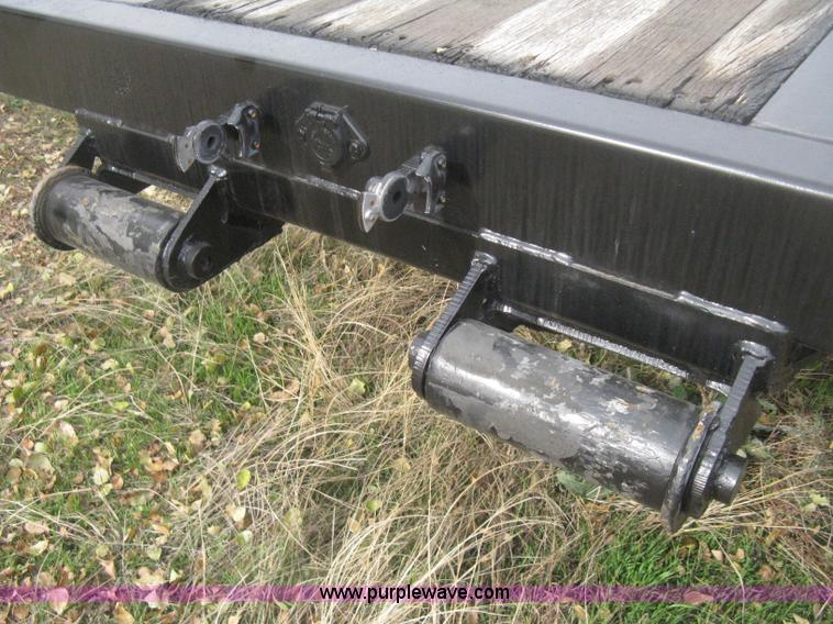 image for item H4375 1999 XL Specialized 70MF0 RGN trailer