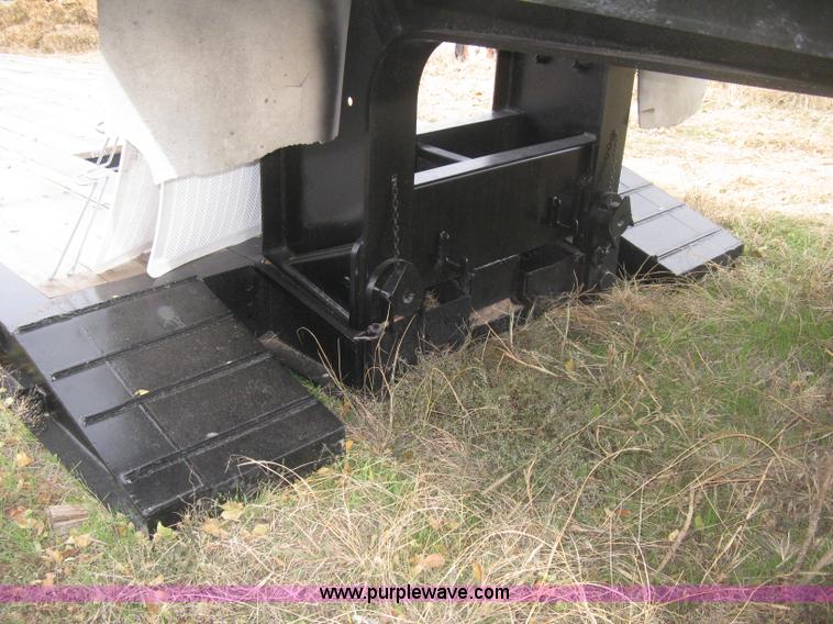 image for item H4375 1999 XL Specialized 70MF0 RGN trailer