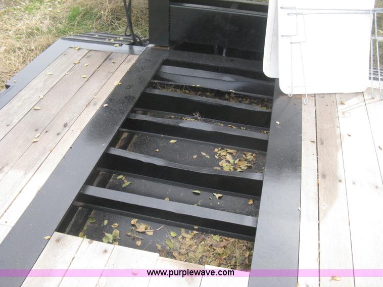 image for item H4375 1999 XL Specialized 70MF0 RGN trailer