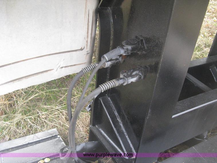 image for item H4375 1999 XL Specialized 70MF0 RGN trailer