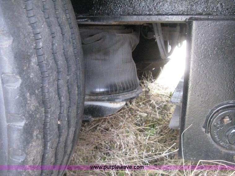 image for item H4375 1999 XL Specialized 70MF0 RGN trailer