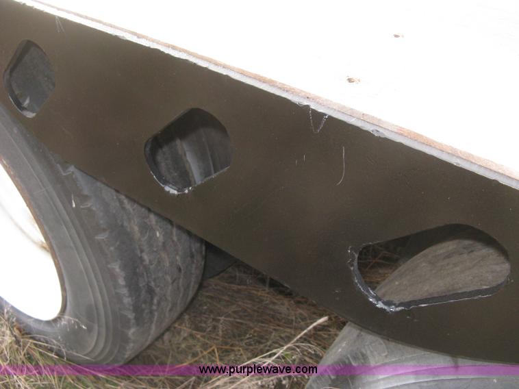 image for item H4375 1999 XL Specialized 70MF0 RGN trailer