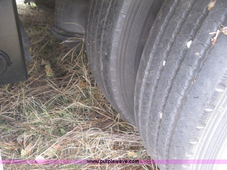 image for item H4375 1999 XL Specialized 70MF0 RGN trailer