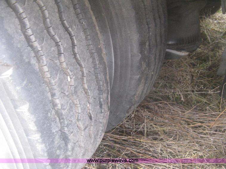 image for item H4375 1999 XL Specialized 70MF0 RGN trailer